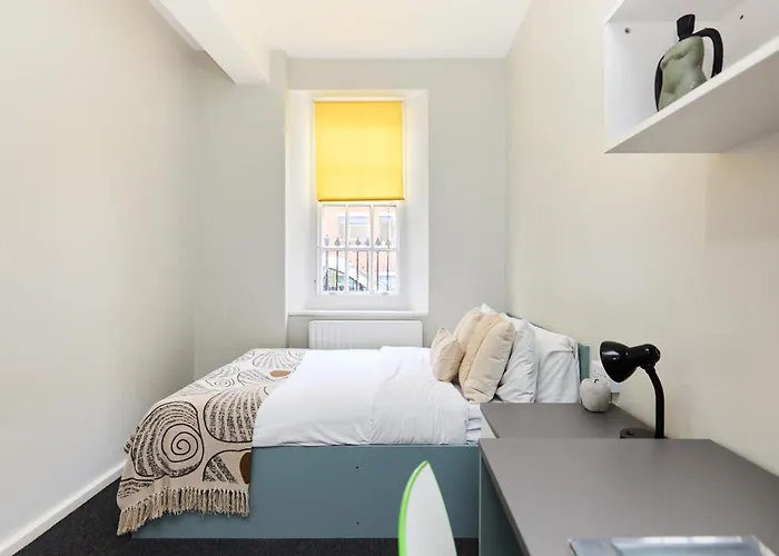 Louise House Hostel