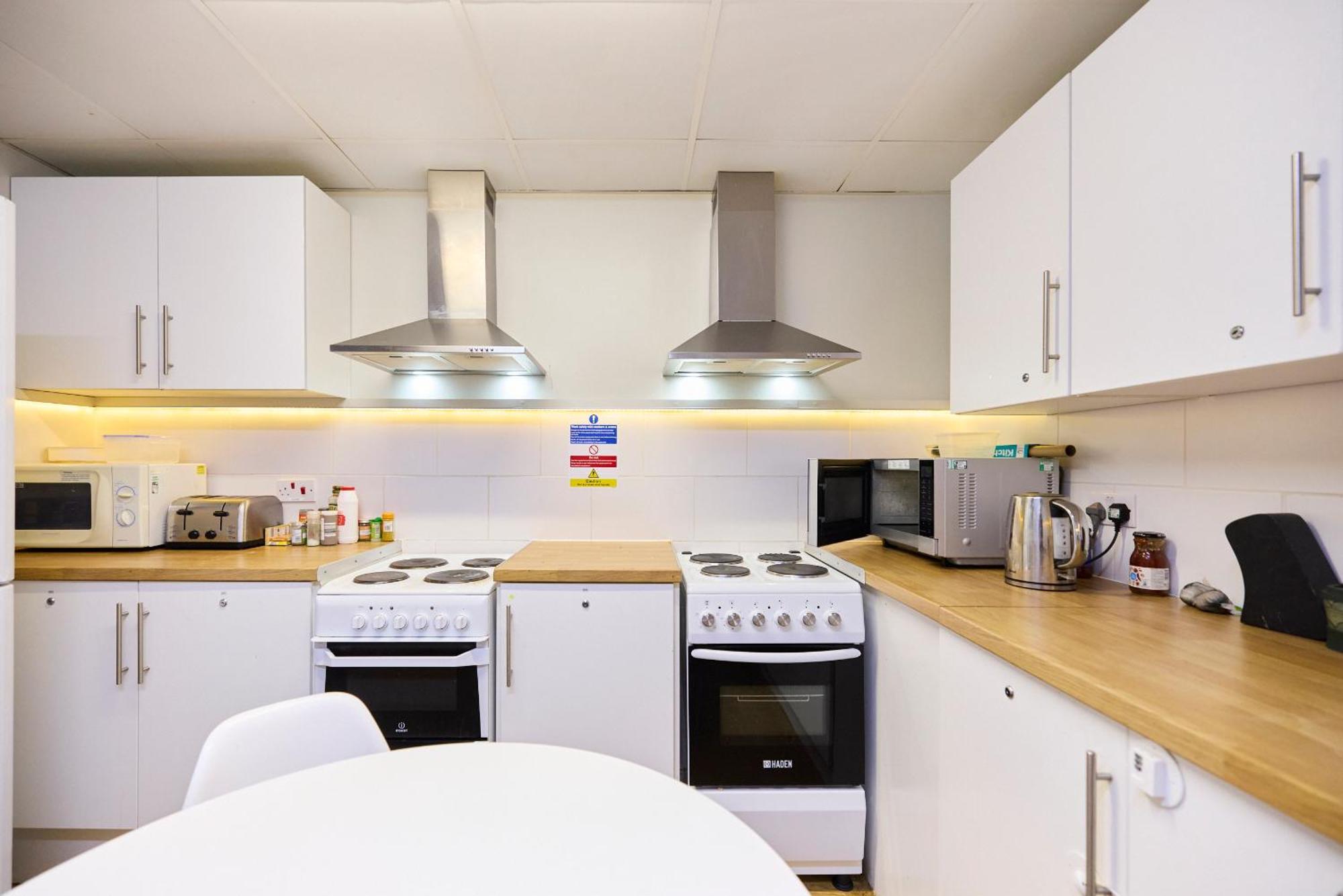 Louise House * Londra