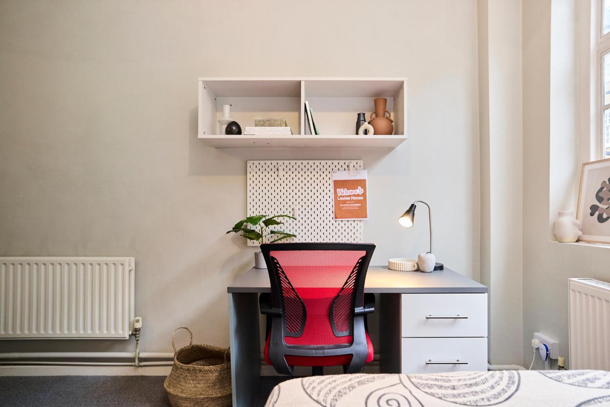 Louise House Ostello